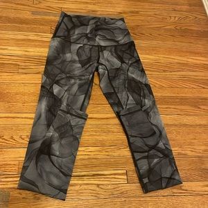 Lululemon size 4 grey pattern align leggings